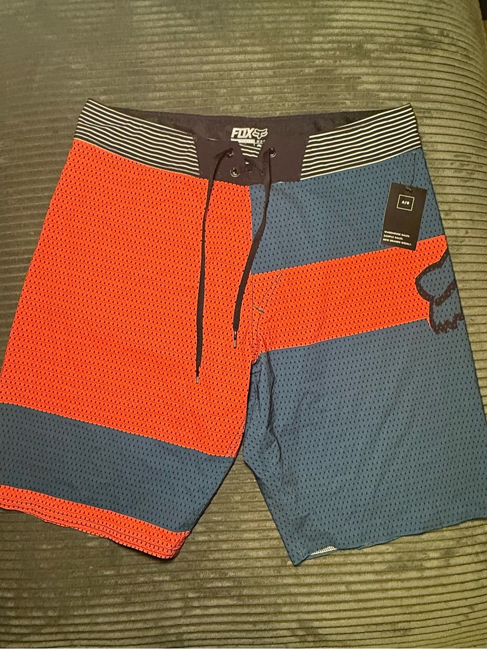 Fox Men’s Red & Blue Colorblock Board Shorts